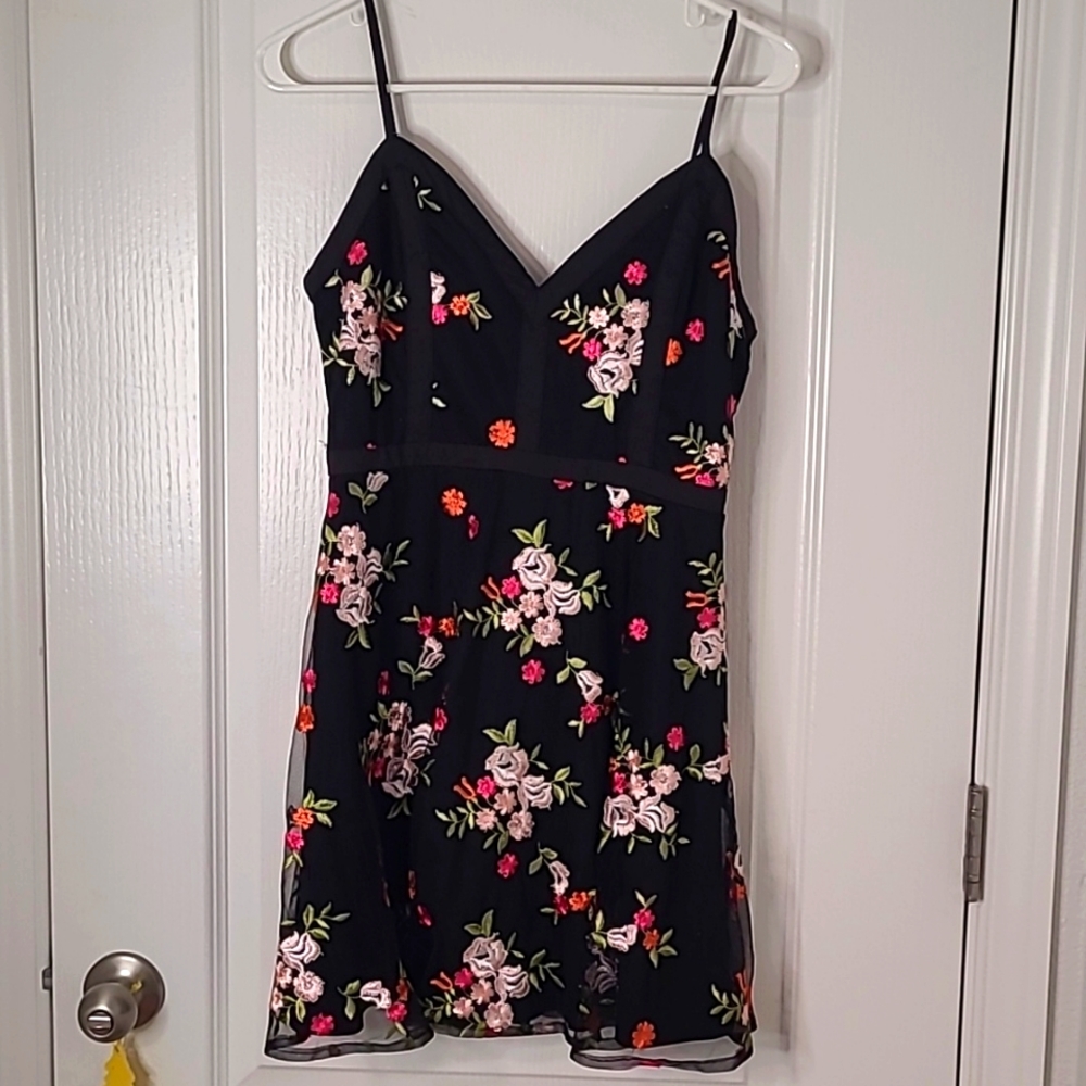 Size: Med. Lulu's sweetheart/homecoming dress